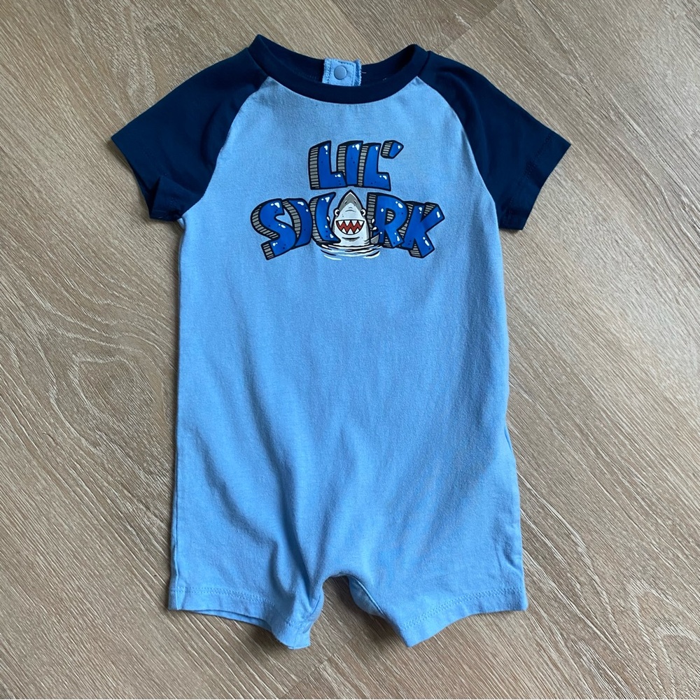 Hurley‎ Lil’ Shark Onsie